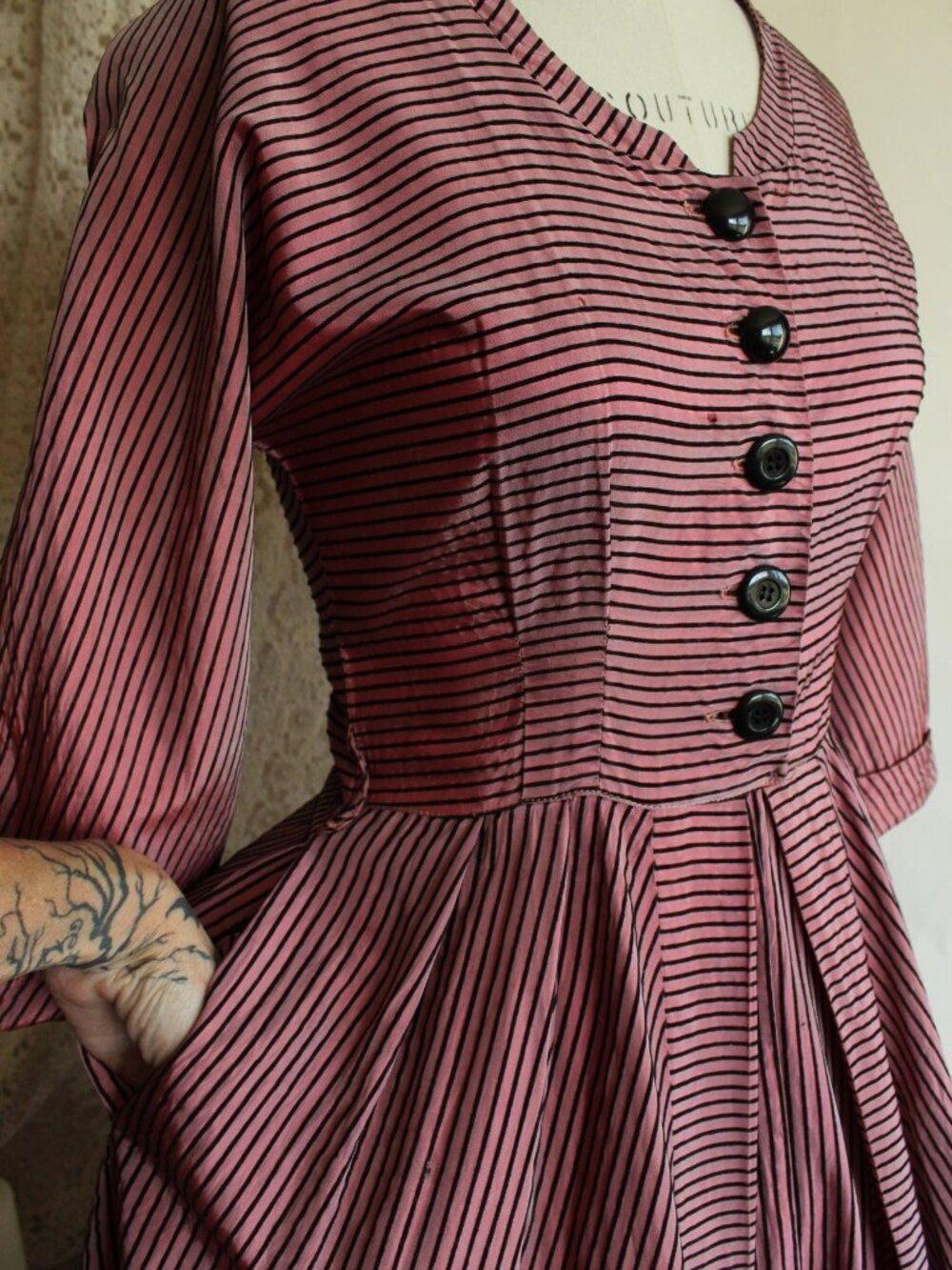 Vintage 1940s Dress, Dolly Myers Inc Pink and Black Striped Silk New Look, Full - Picture 14 of 16